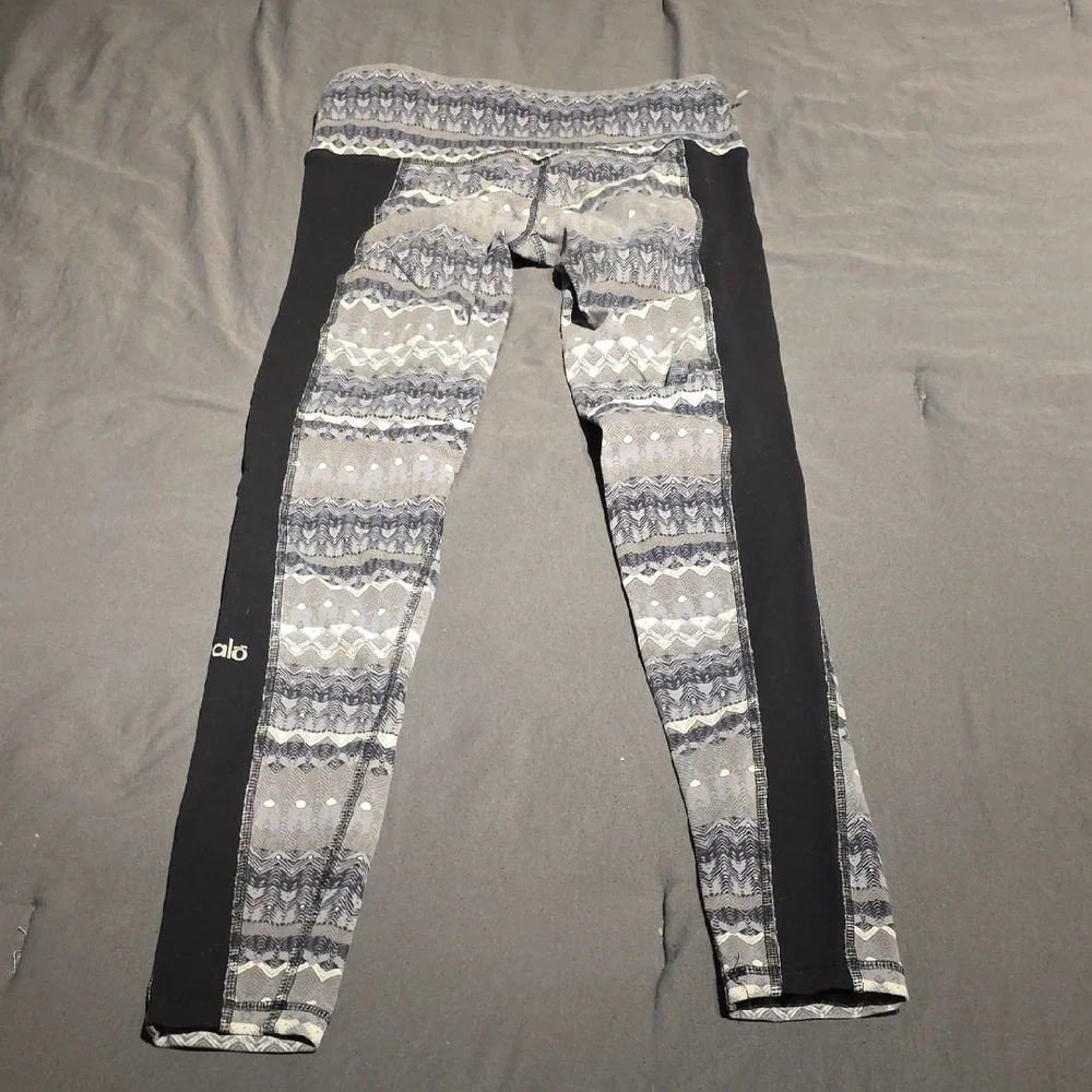 ALO Yoga Women's Patterned Leggings - Black and Gray
